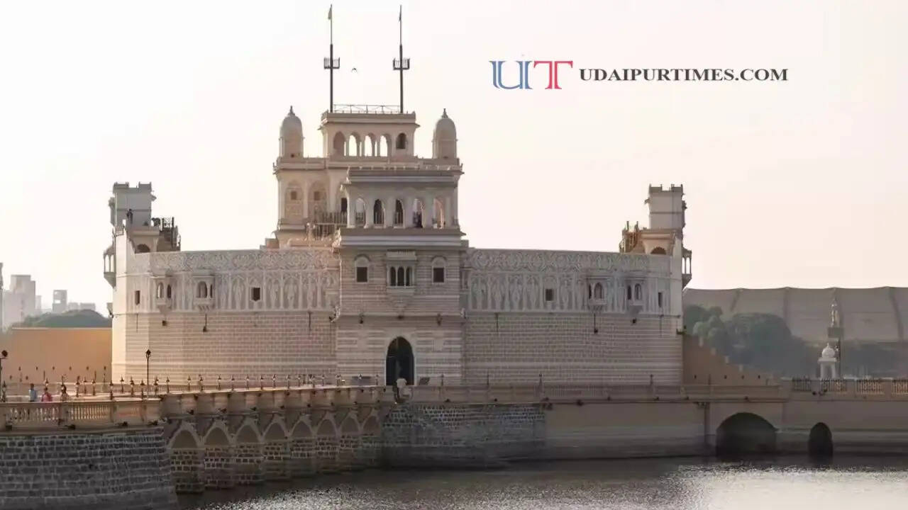 पानी पर तैरते भारत के सबसे खूबसूरत जल महल
