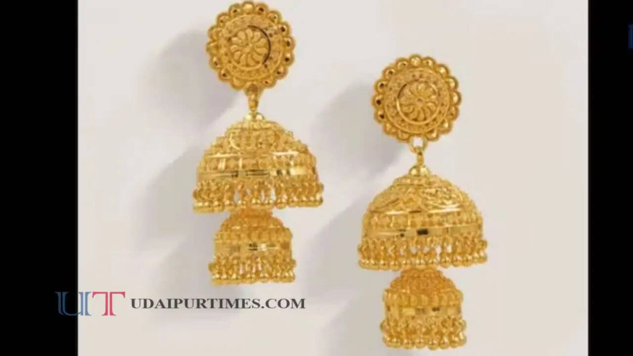 कम बजट में बनवाने हैं गोल्ड इयरिंग्स !