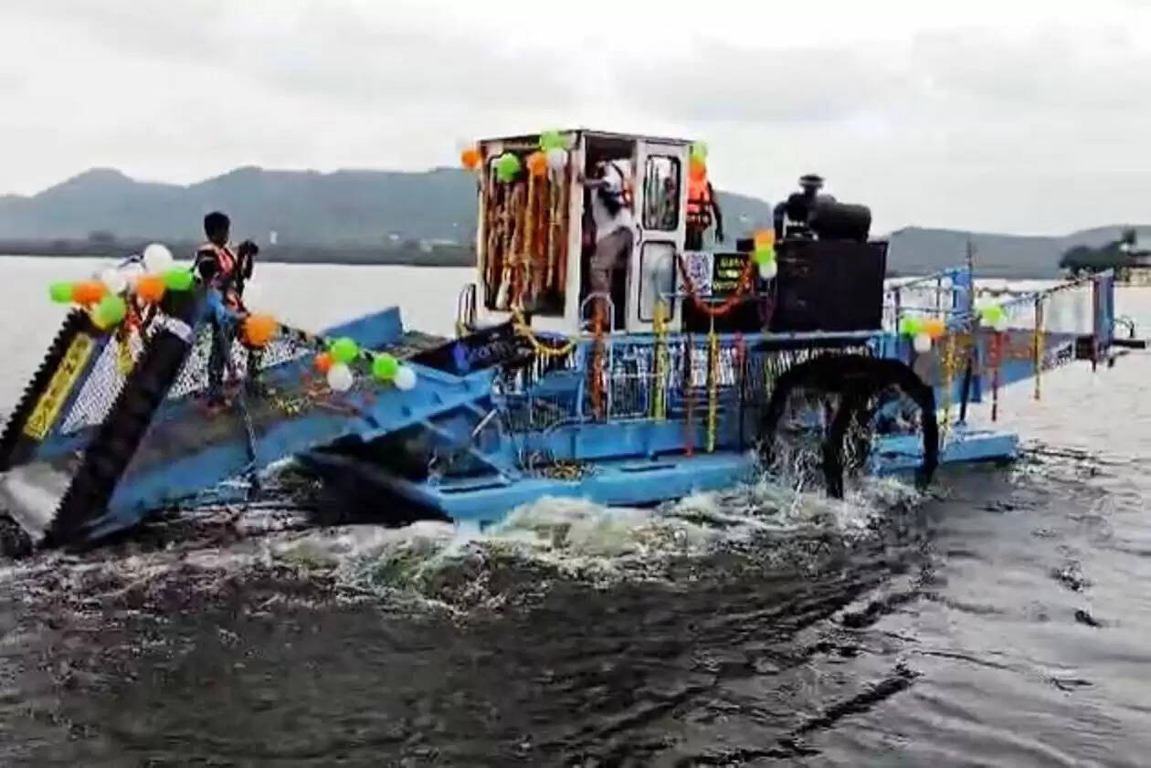 Deweeding machine in pichola
