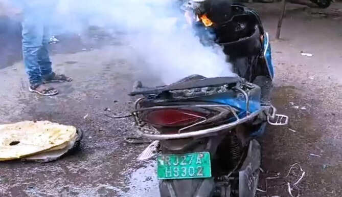 fire in scooty 
