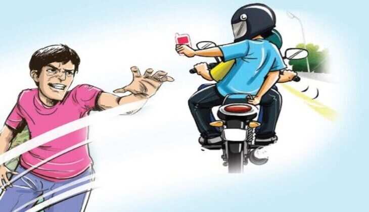 2 mobile snatchers arrested