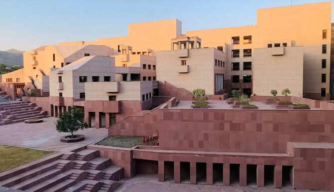 IIM Udaipur Opens Applications for its One-Year Full-Time MBAs in Global Supply Chain Management and Digital Enterprise Management