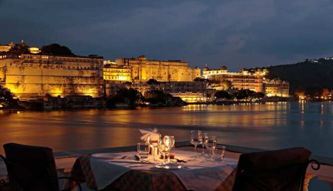 popular food restaurant in udaipur_ambrai-at-sunset
