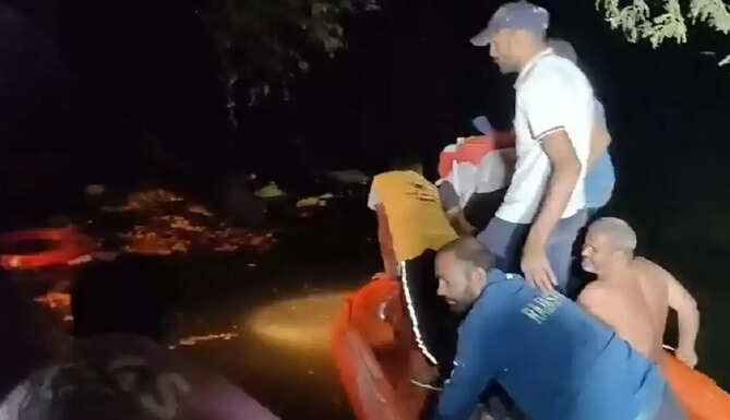 YOUTH DROWNED IN LAKE