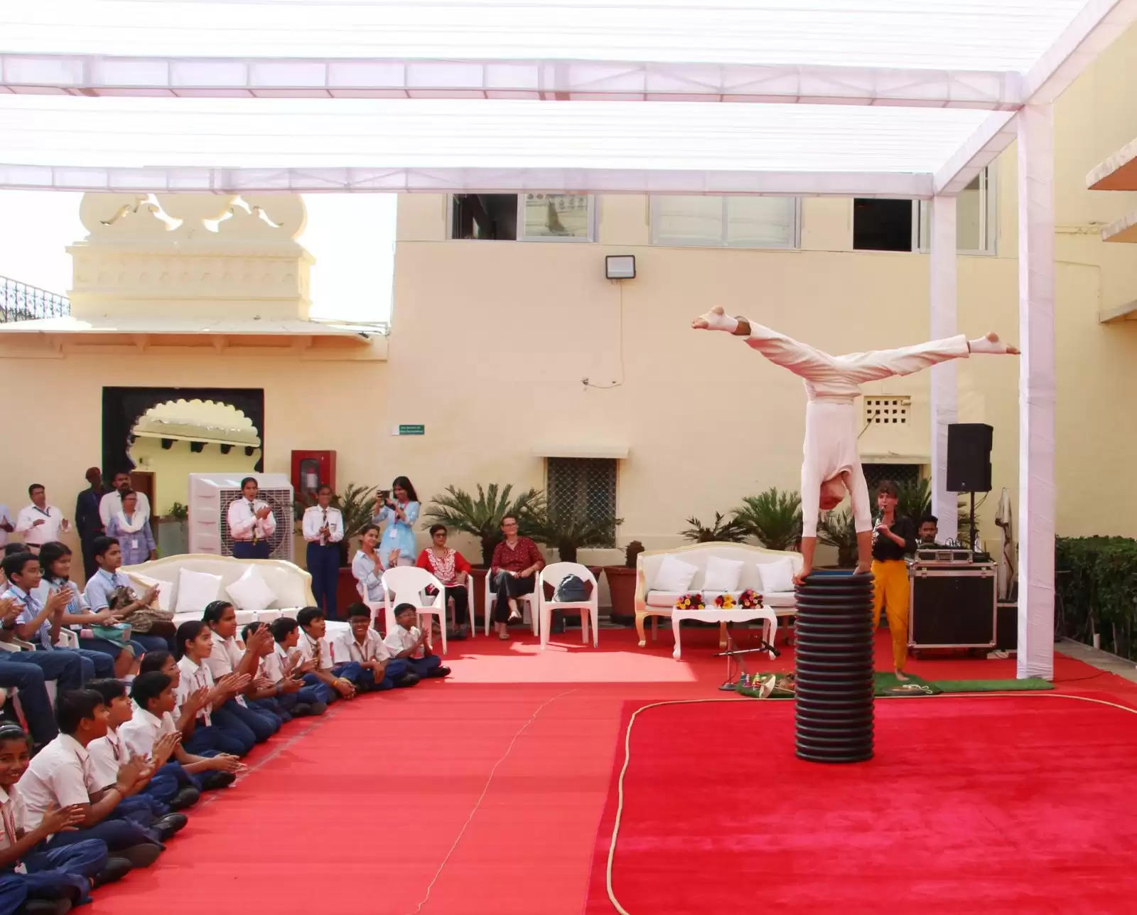 Alliance Francaise de Jaipur conducts French Culture Week in Udaipur,  Gillou Gilles Charles-Messance seasoned Acrobat, painting at MMPS