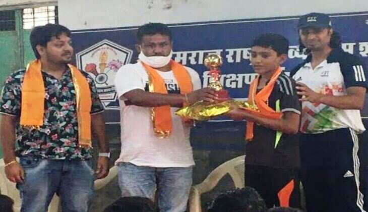 राष्ट्रीय मुक्केबाज़ी में पदक प्राप्त करने वाले मुक्केबाज अकमल अली का सम्मान किया गया