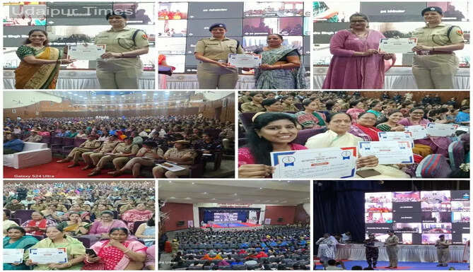 Women volunteers being honoured during the Rajasthan Police Women Safety Sankalp Campaign in Udaipur.