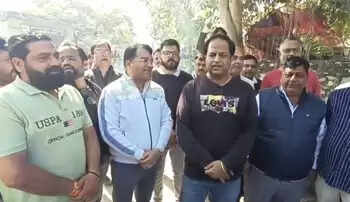 &ldquo;Sindhi community protesting at Savina Sabzi Mandi in Udaipur against alleged remarks on Lord Jhulelal&rdquo;