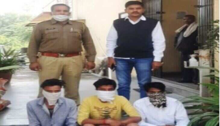 अवैध धारदार तलवारे लेकर घूम रहे 03 गिरफ्तार