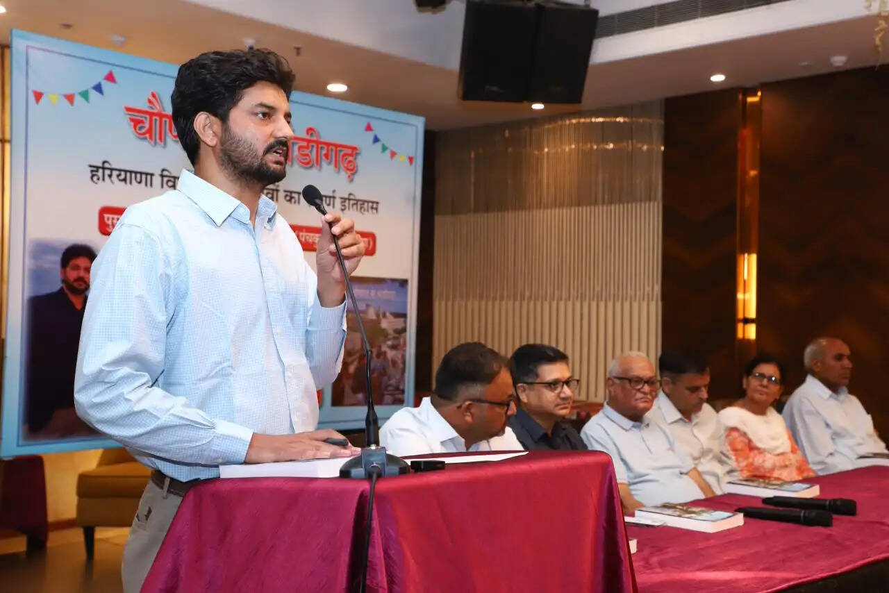 हरियाणा में कब कौन जीता कौन हारा, संपूर्ण इतिहास समेटे किताब 'चौपाल से चंडीगढ़' का विमोचन