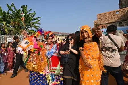 &ldquo;Artists performing traditional Rajasthani folk dances at Kumbhalgarh Festival Day 2, 2025 at Kumbhalgarh Fort&rdquo;