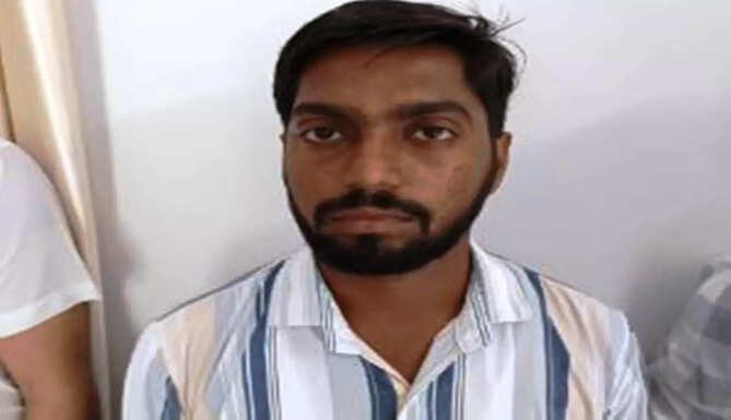 patwari arrest while taking bribe
