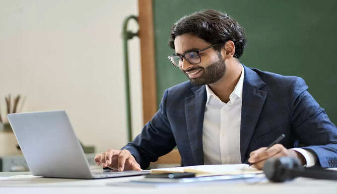 Online MBA vs Distance Learning MBA Manipal, How to choose the best online MBA