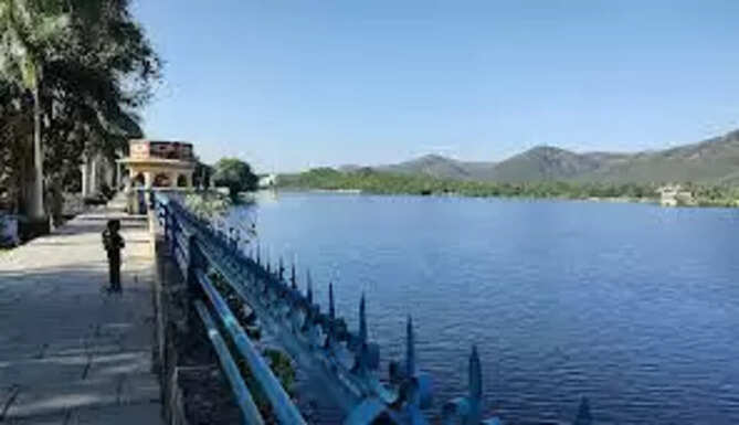 Goverdhan Sagar Lake Garden
