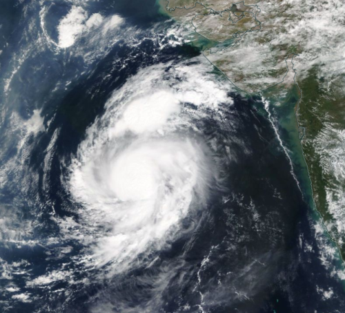 Cyclone "Maha" to hit Gujarat coast today