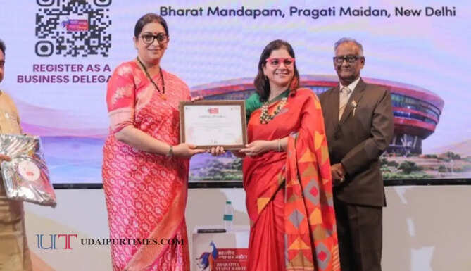 हरियाणा की उद्यमी बहू भूमिका देशवाल को पूर्व केंद्रीय मंत्री स्मृति ईरानी ने किया सम्मानित