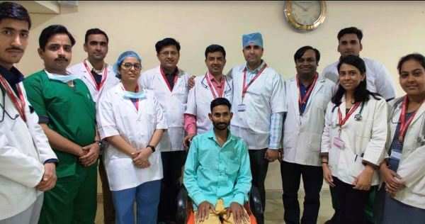 गीतांजली हॉस्पिटल में अल्सरेटिव कोलाइटिस से पीड़ित रोगी को सर्जरी कर किया गया रोगमुक्त