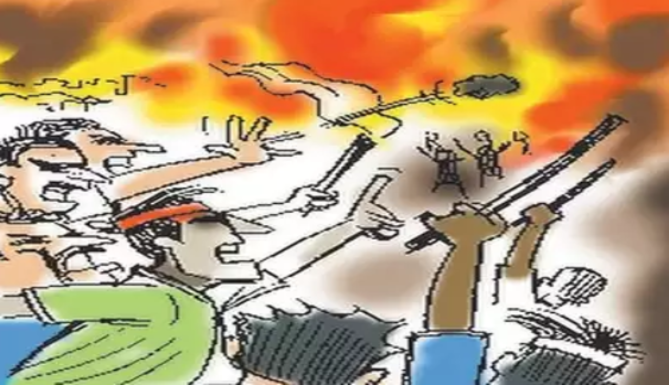 Stone pelting by mob-Police injured