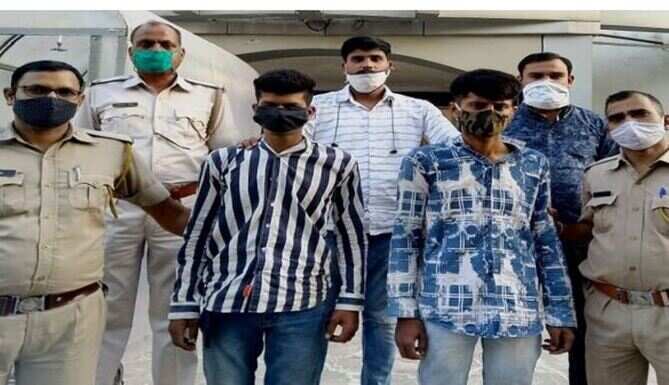 24 घंटे के अंदर चैन स्नैचर चढ़े पुलिस के हत्थे