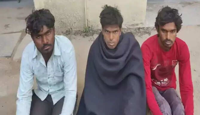 ज्वेलर दुकान में शॉप में चोरी करने वाले गिरोह