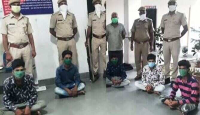 पेट्रोल पंप लूट की योजना बनाते 5 गिरफ्तार