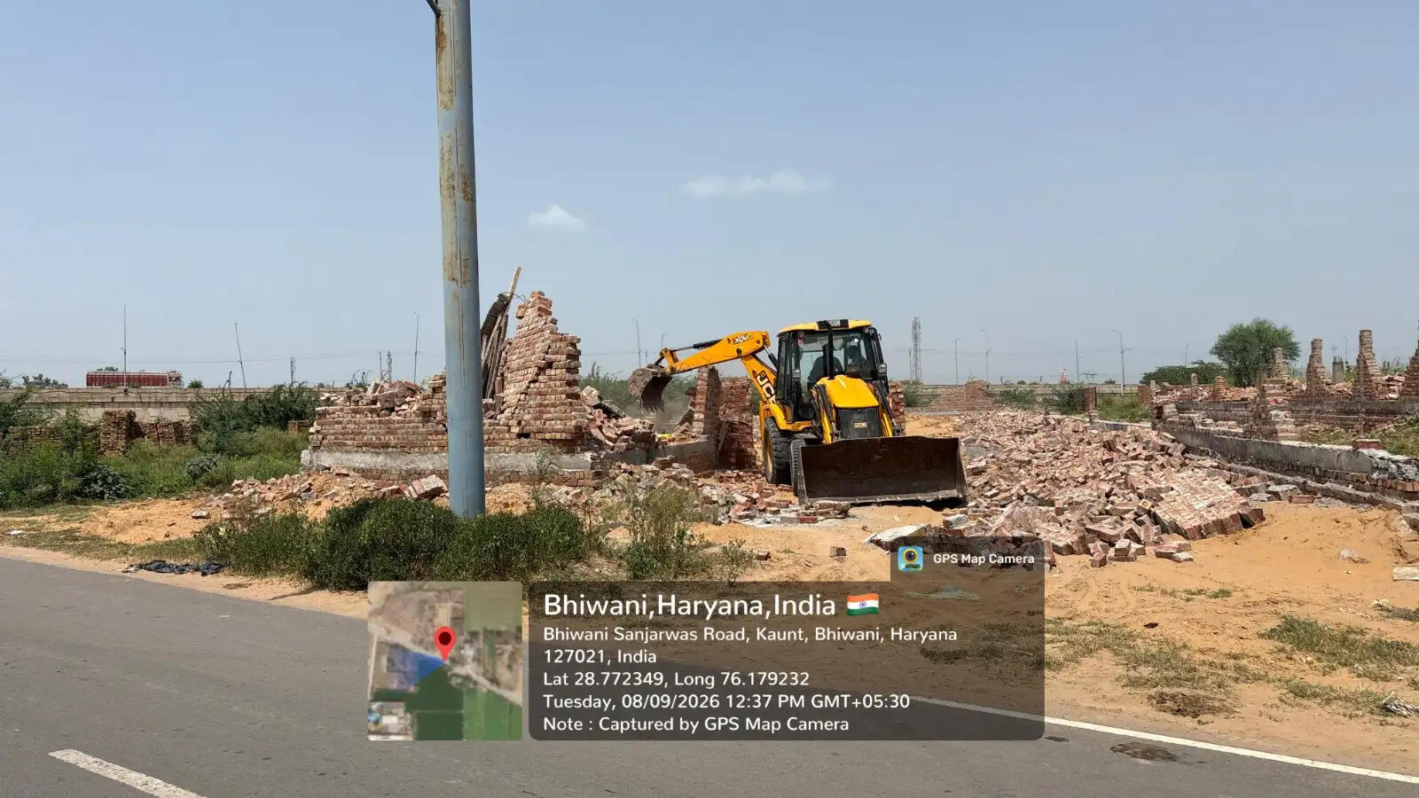 हरियाणा में 4 एकड़ की अवैध कॉलोनी पर चला बुलडोजर !