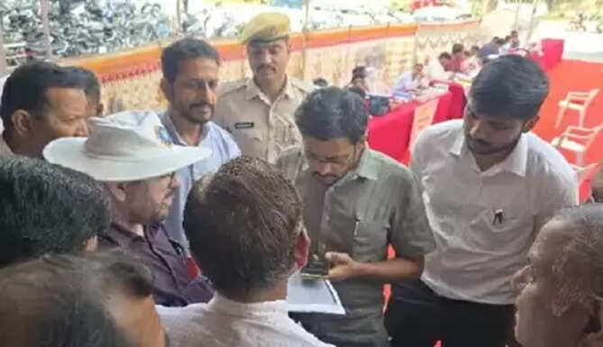 Follow-up Urban Service Camp held at Deendayal Upadhyay Auditorium resolved pending issues for citizens.