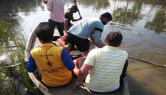 drowning in pond at vallabhnagar