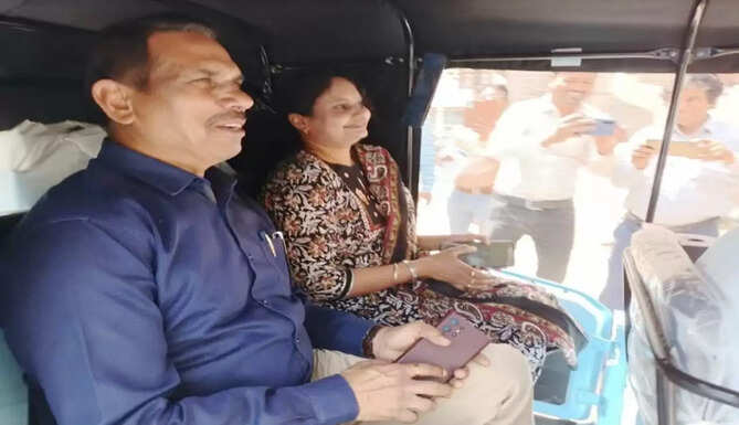 e auto rickshaw