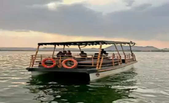 Electric Boats at Pichola Lake
