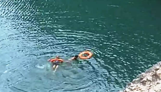 drown 