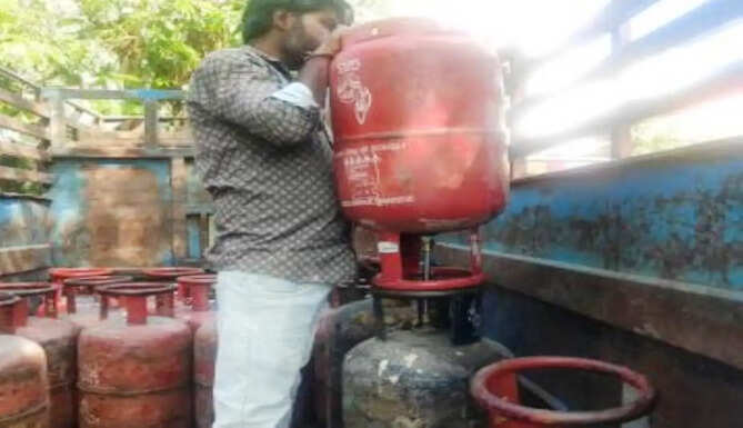 Gas Cyliner seized