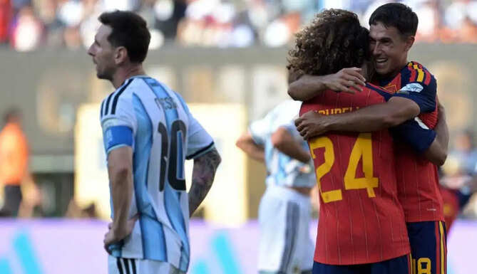 Spain players celebrate after defeating Argentina 1-0 in the FIFA World Cup 2026 final to win their second world title.