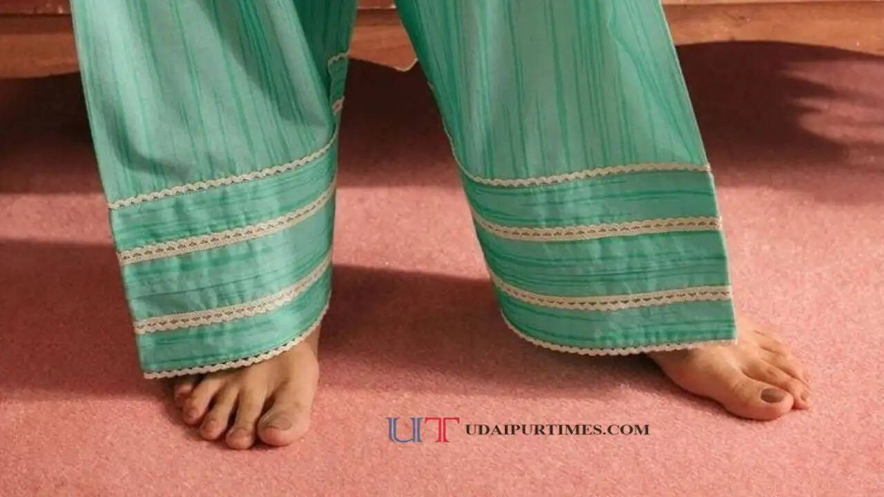 सूट की पैंट को बनाएं स्टाइलिश