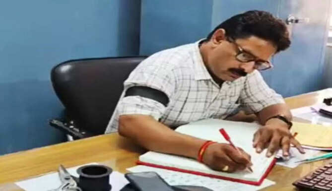 rajsamand lab technician protest against privatization