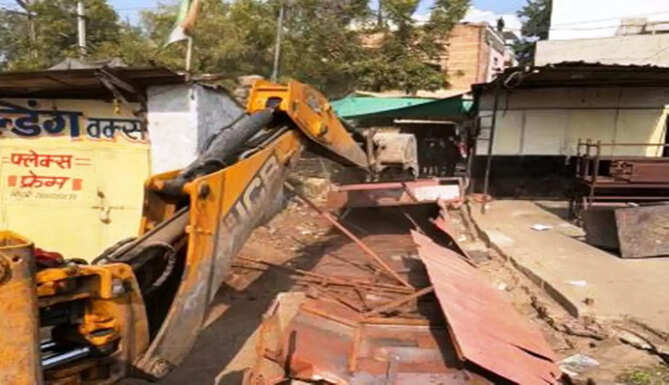 encroachment removed from pratapnagar