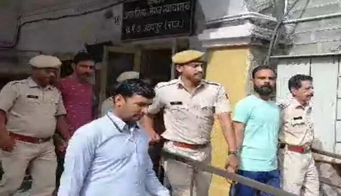 kaRNI SENA