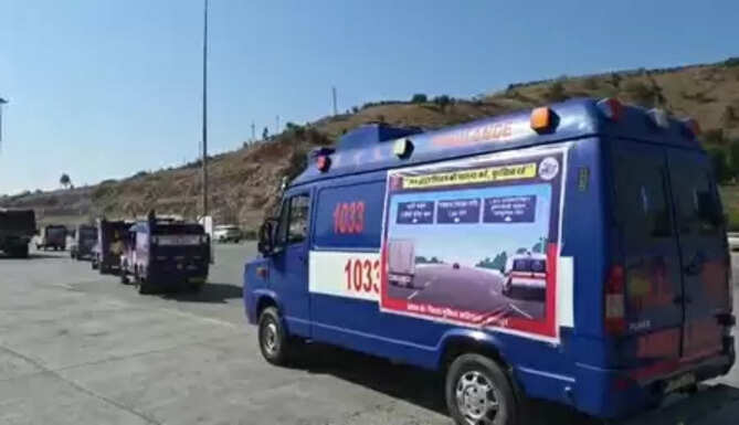 &ldquo;Police officials flag off lane discipline awareness vehicles in Udaipur&rsquo;s Kherwara region&rdquo;