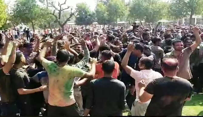 holi at police line udaipur