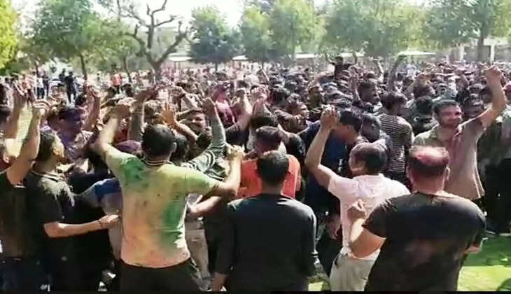 holi at police line udaipur