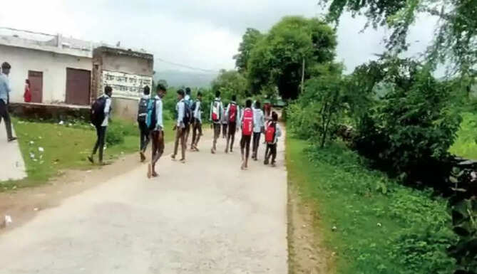 Bus Shortage for Alsigarh Children