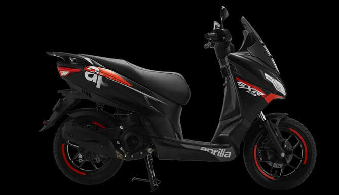 Aprilia SXR GT 175 alternatives compared with TVS iQube S, Oben Rorr Evo, Hero Xtreme 160R 4V, TVS Apache RTR 160 4V and Yamaha FZ-S Fi Hybrid.