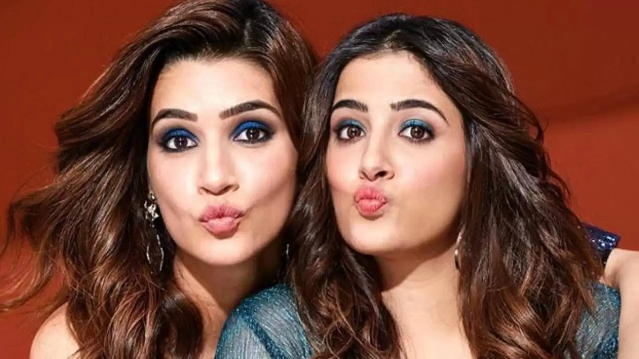 There are many sister actresses in Bollywood who do not have a real brother. They do not feel the lack of a brother because these sisters always stand strong with each other. On Rakshabandhan, they tie a Rakhi to each other. So, let’s read about a few of these sister pairs who celebrate Rakshabandhan together.