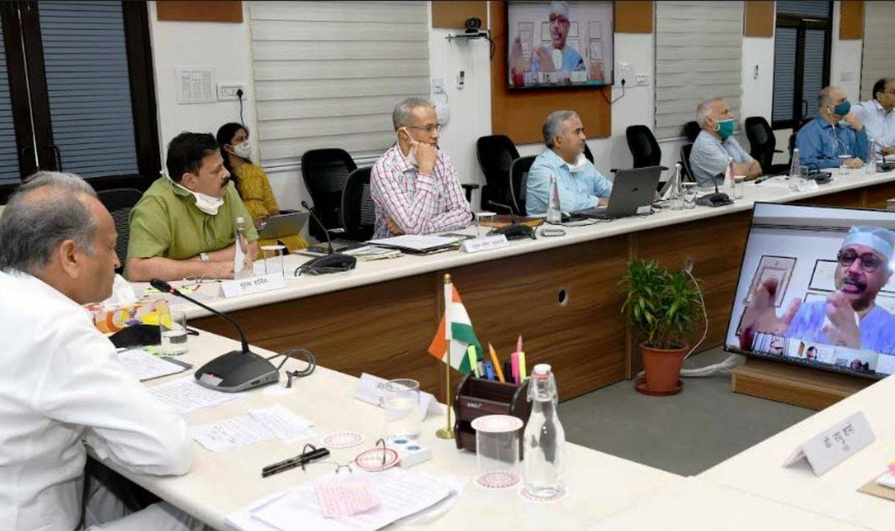 मुख्यमंत्री का देश के विख्यात डॉक्टर्स के साथ ओपन प्लेटफॉर्म पर कोरोना जागरूकता संवाद