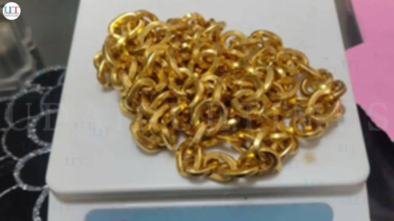 DRI busts gold smuggling syndicate; seizes 15 kg foreign origin gold in operations at multiple locations; 15 persons arrested