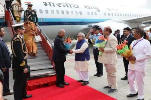 राष्ट्रपति उदयपुर पहुंचे, एयरपोर्ट पर भव्य स्वागत