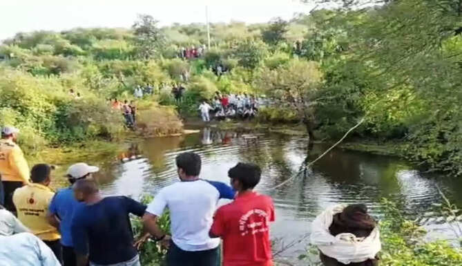 Crocodile attack and kill woman