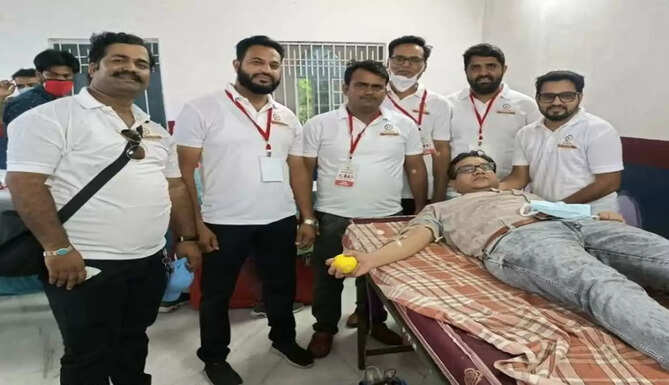 blood donation by mansoori samaj
