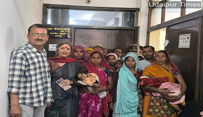 Alt Text: Tribal women submit memorandum to divisional commissioner over Ambasa village incident in Udaipur