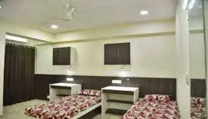  Paying Guest Houses